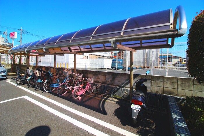 物件外観写真4　(駐輪場)