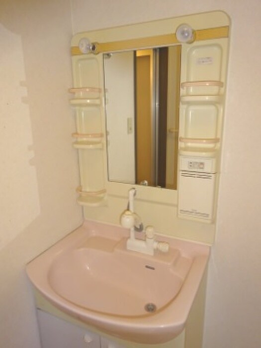 物件内観写真17　(洗濯機置場)