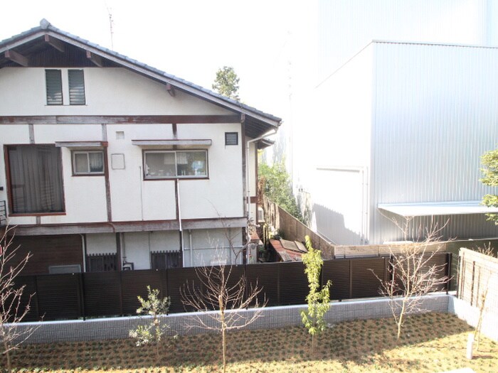 物件内観写真18　(室内からの展望)