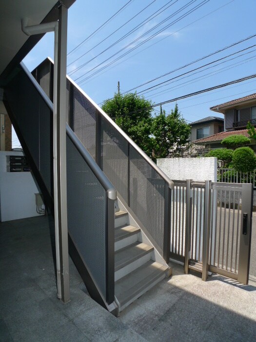 物件外観写真3　(エントランス部分)