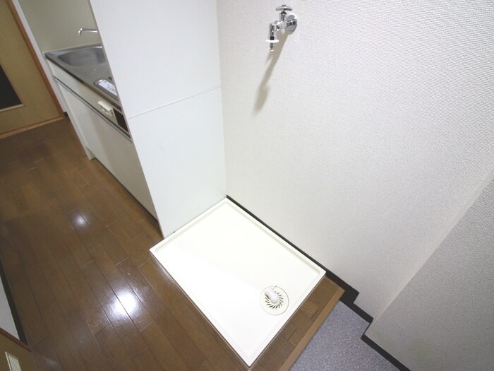 物件内観写真13　(洗濯機置場)