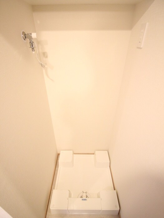 物件内観写真12　(洗濯機置場)