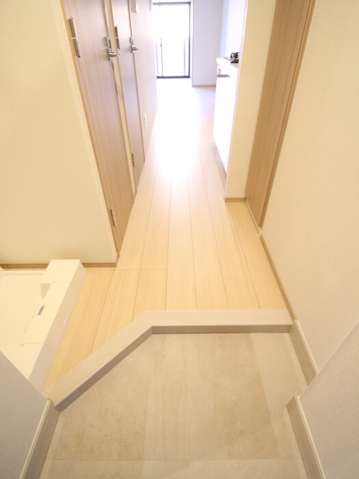 物件内観写真14　(玄関)