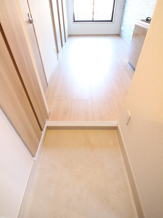 物件内観写真14　(玄関)