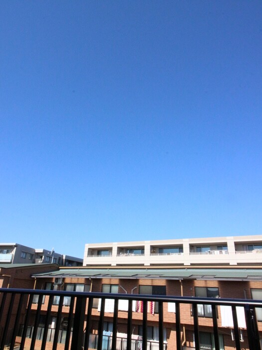 物件内観写真16　(室内からの展望)