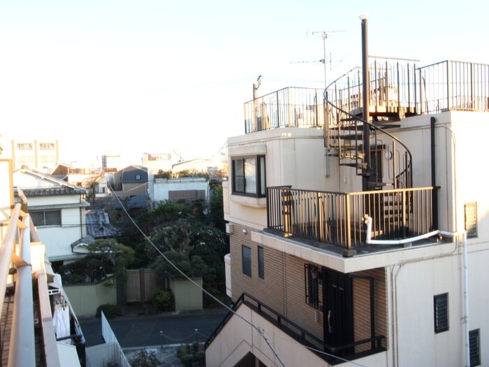 物件内観写真14　(室内からの展望)