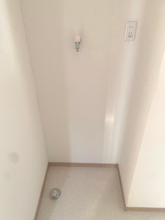 物件内観写真17　(洗濯機置場)