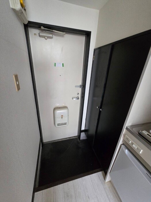 物件内観写真12　(玄関)