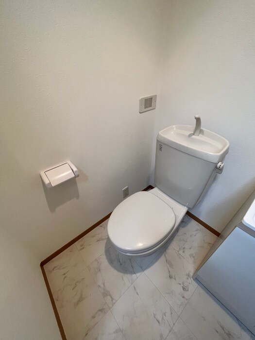 物件内観写真13　(トイレ)