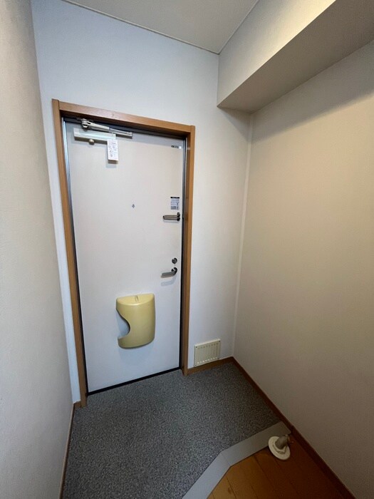 物件内観写真15　(玄関)