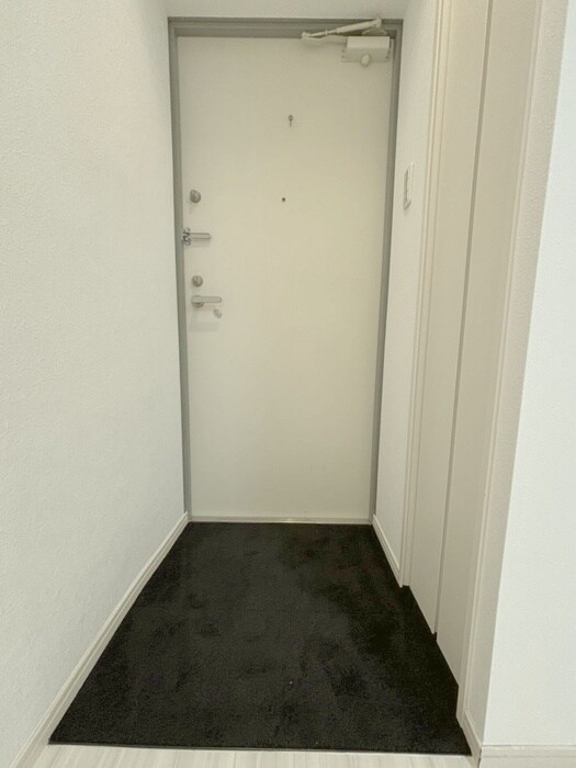 物件内観写真18　(玄関)