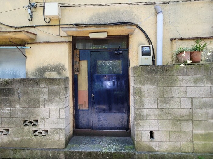 物件外観写真3　(エントランス部分)