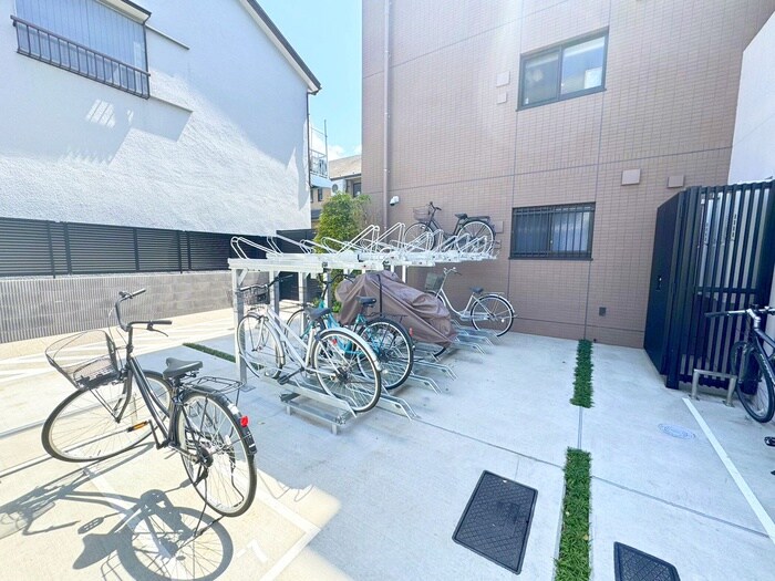 物件外観写真6　(駐輪場)