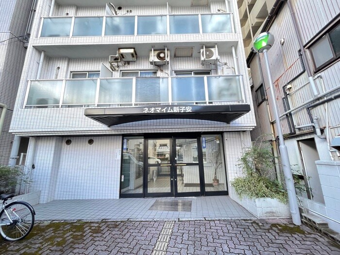 物件外観写真4　(エントランス部分)