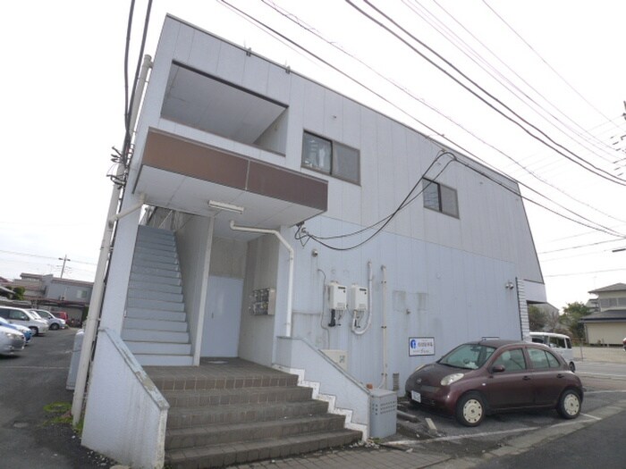 物件外観写真4　(エントランス部分)