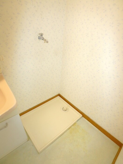 物件内観写真15　(洗濯機置場)