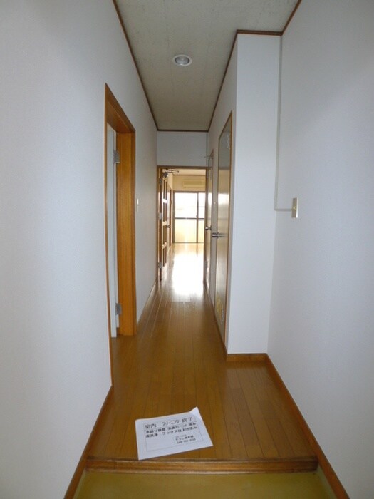 物件内観写真20　(廊下)