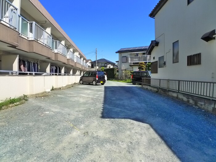 物件外観写真4　(駐車場)