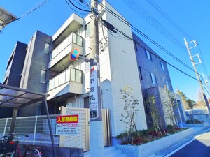 アールジーエフパークサイド外観写真