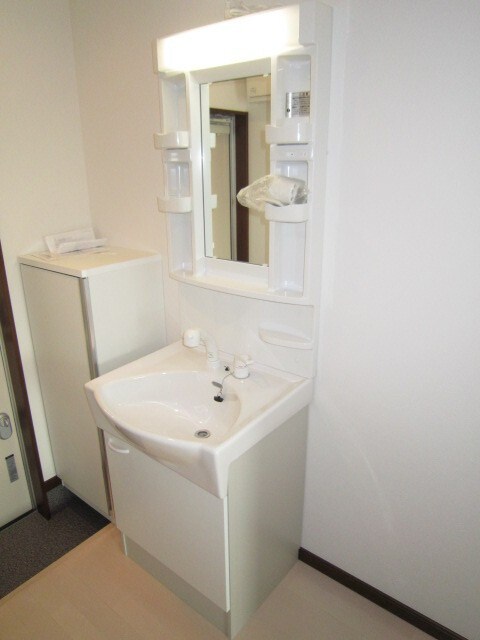 物件内観写真9　(洗面)