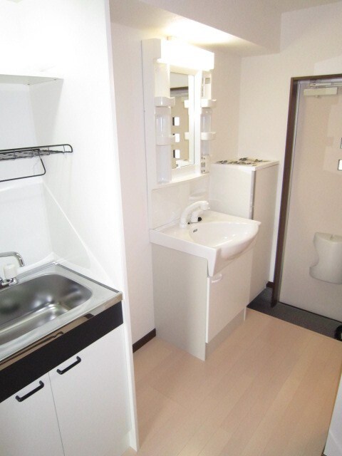 物件内観写真12　(洗面)