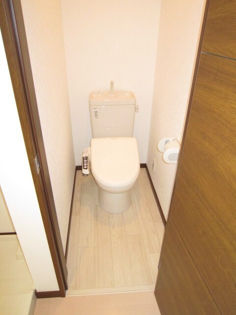 物件内観写真14　(トイレ)