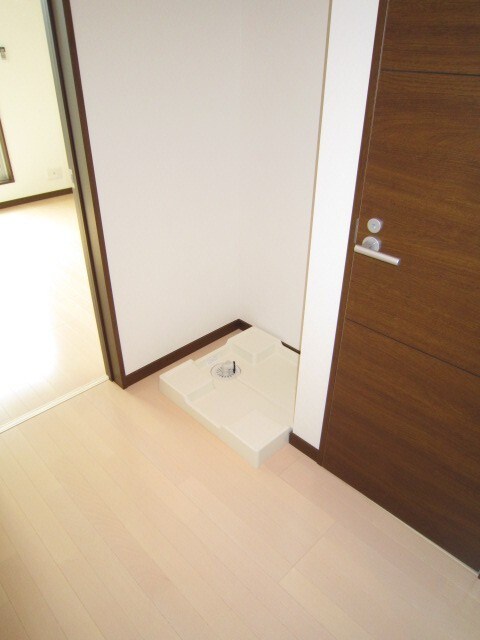 物件内観写真15　(洗濯機置場)