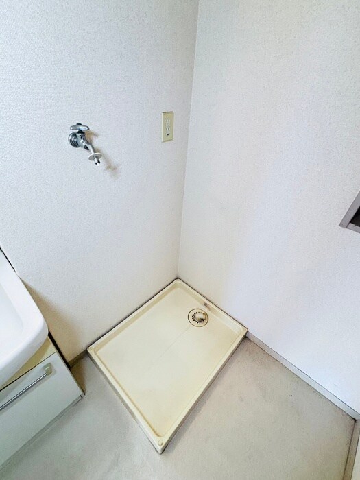 物件内観写真13　(洗濯機置場)