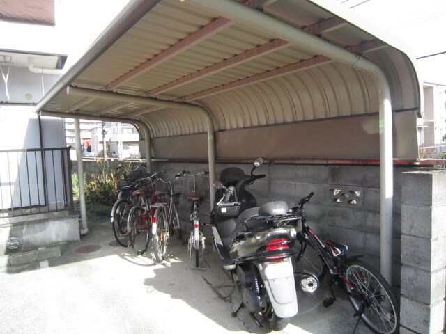 物件外観写真3　(駐輪場)