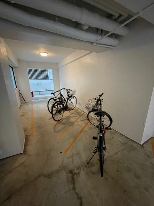 物件外観写真5　(駐輪場)