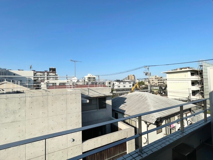 物件内観写真16　(室内からの展望)