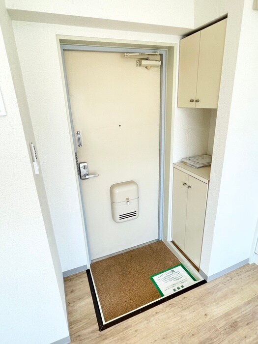 物件内観写真18　(玄関)