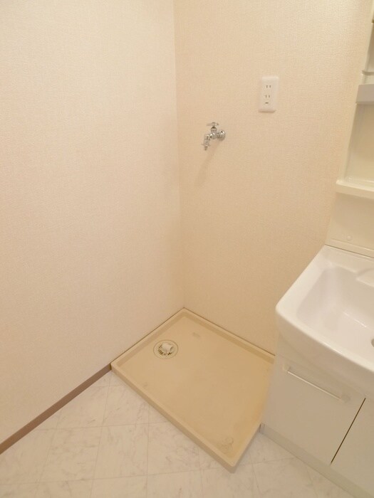 物件内観写真17　(洗濯機置場)