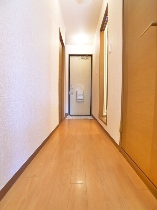 物件内観写真18　(廊下)