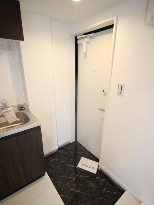 物件内観写真7　(玄関)