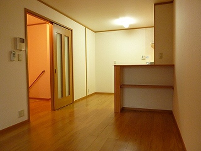 物件内観写真3　(居室)