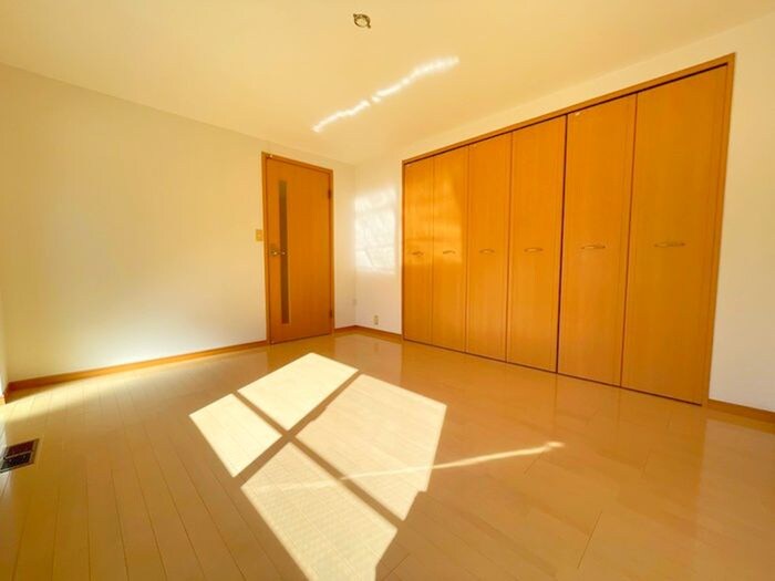 物件内観写真7　(室内からの展望)