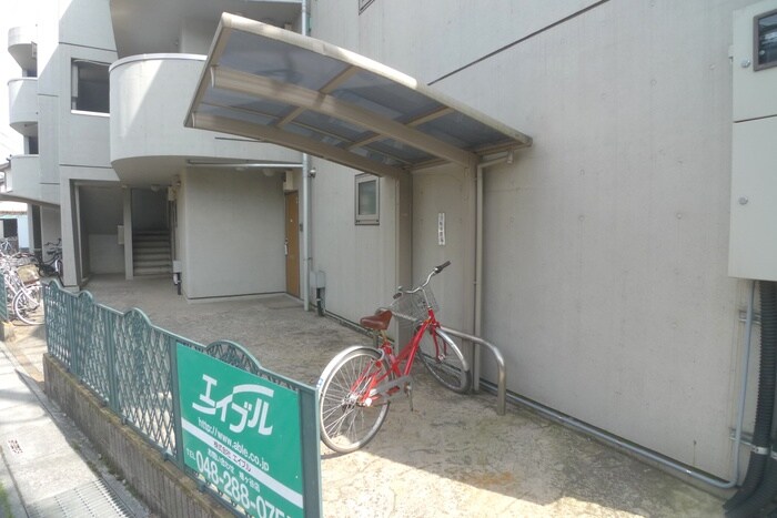 物件外観写真3　(駐輪場)