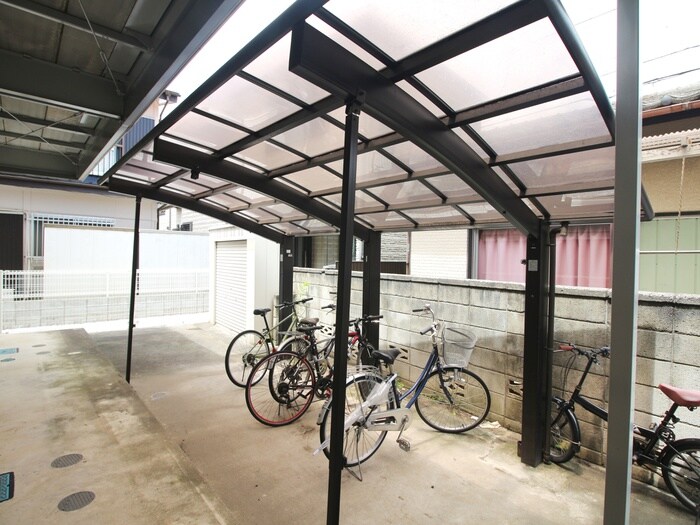 物件外観写真5　(駐車場)