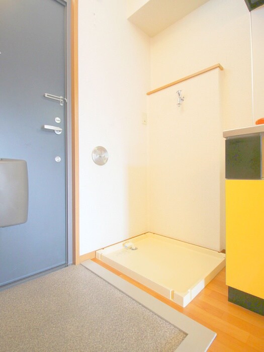 物件内観写真15　(洗濯機置場)