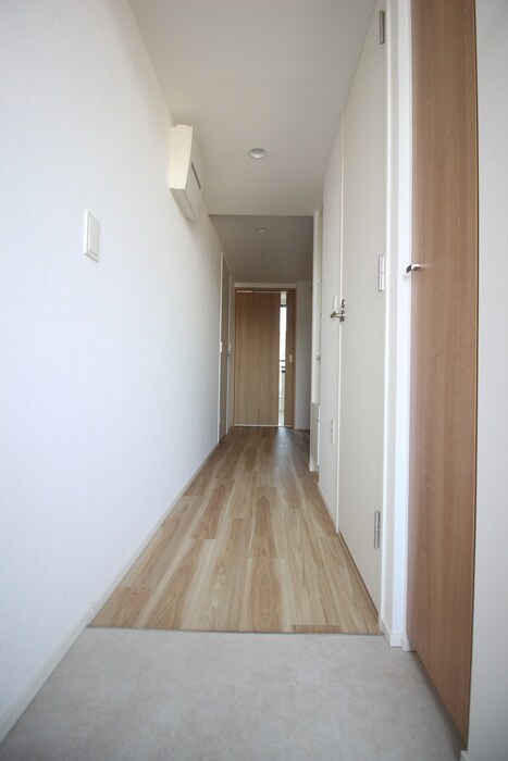 物件内観写真16　(玄関)