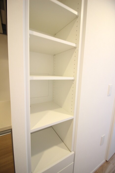 物件内観写真18　(収納)