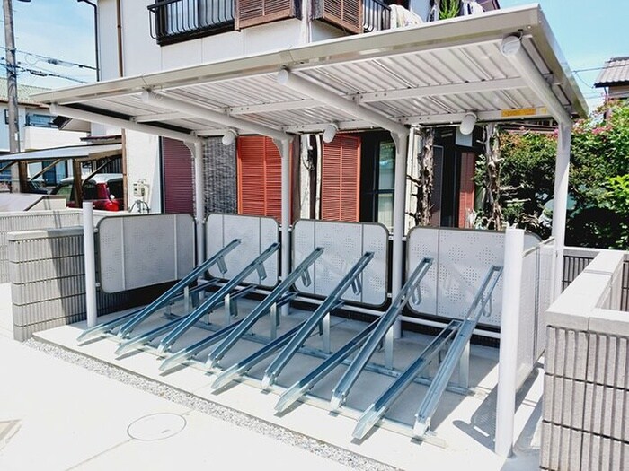 物件外観写真3　(駐輪場)