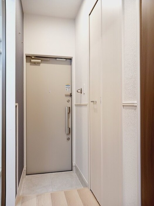 物件内観写真10　(玄関)