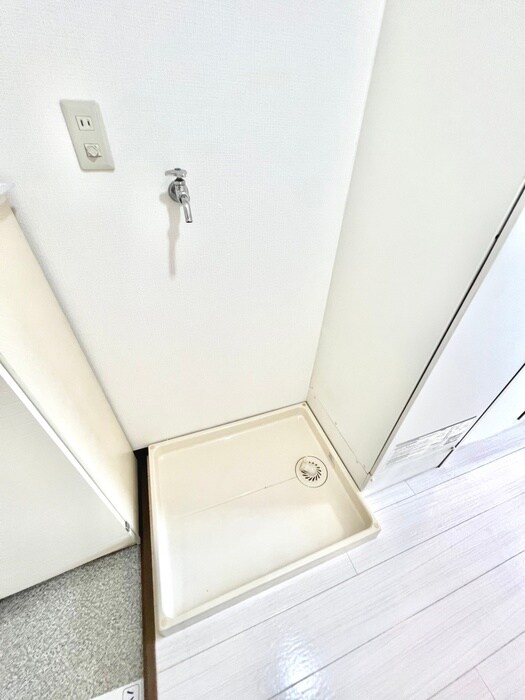 物件内観写真13　(洗濯機置場)