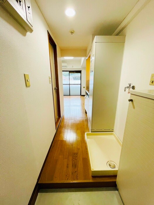 物件内観写真16　(廊下)