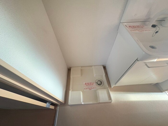 物件内観写真15　(洗濯機置場)