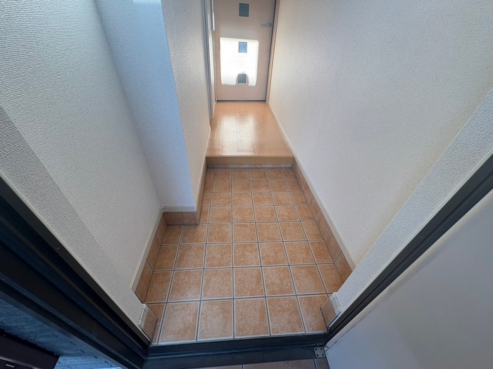 物件内観写真16　(玄関)