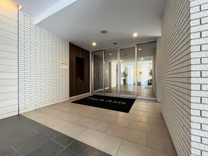 パ－クアクシス両国のエントランス部分