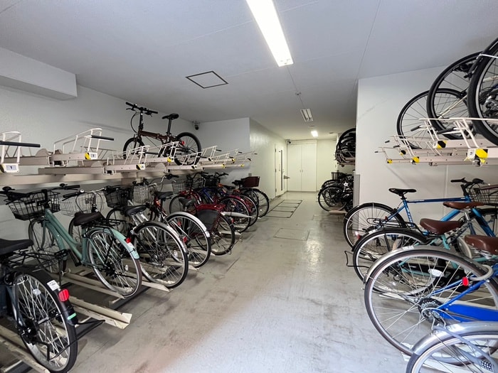 物件外観写真4　(駐輪場)